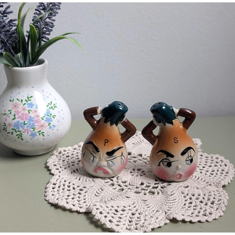 Vintage Anthropomorphic Onion Salt Pepper Shakers Japan Funny Faces Ceramic Set
